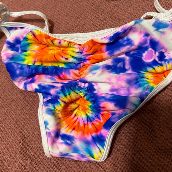 Tie-dye Bikini - Picture 2 of 5
